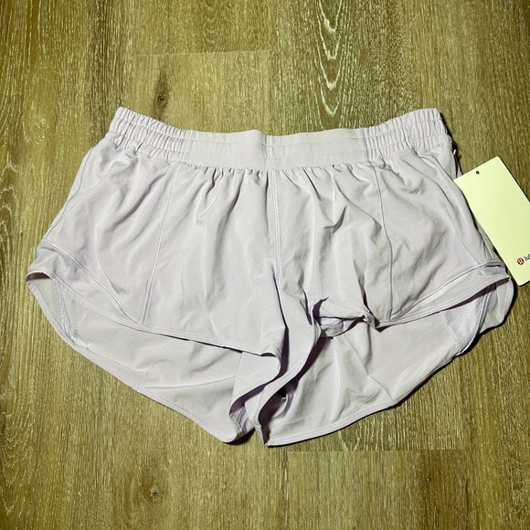 lululemon athletica Pants - Lululemon Hotty Hot Low Rise Lined Short 2.5”